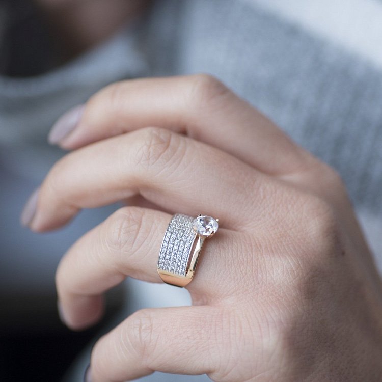 Золота каблучка (фіаніти) к05359 від ювелірного магазину Онікс - 4