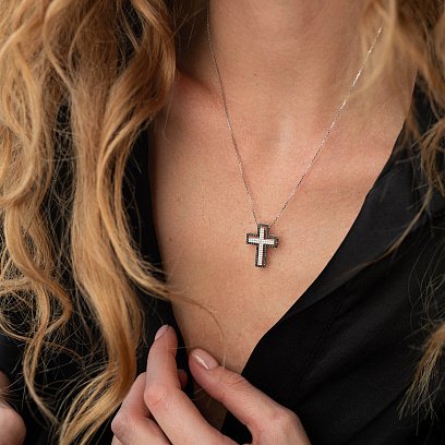 Золоте кольє "Крестик" з діамантами 126851122 №4