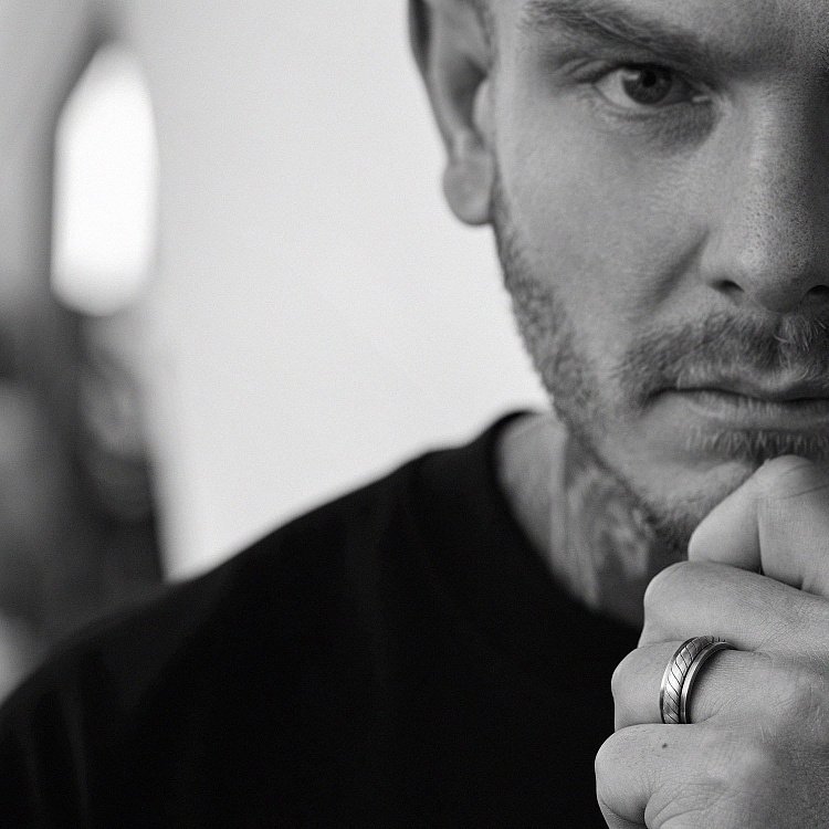 Чоловічий срібний перстень (чорніння) 1278 від ювелірного магазину Онікс - 2