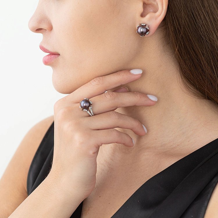 Золотые серьги - пусеты с жемчугом и бриллиантами 7025320 от ювелирного магазина Оникс - 1