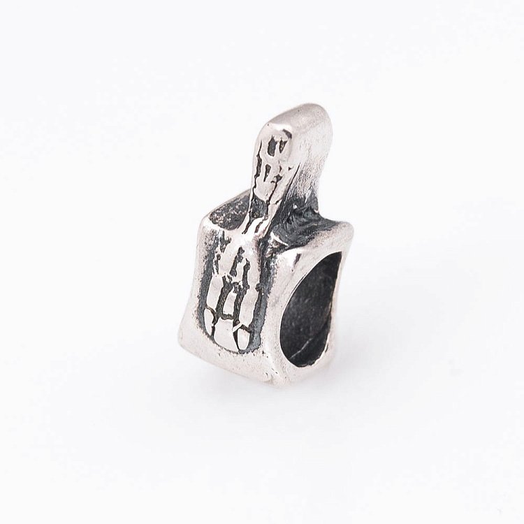 Срібний шарм 132130 від ювелірного магазину Онікс