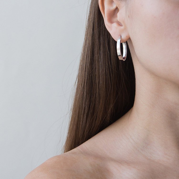 Овальные серьги из серебра 122580 от ювелирного магазина Оникс - 1