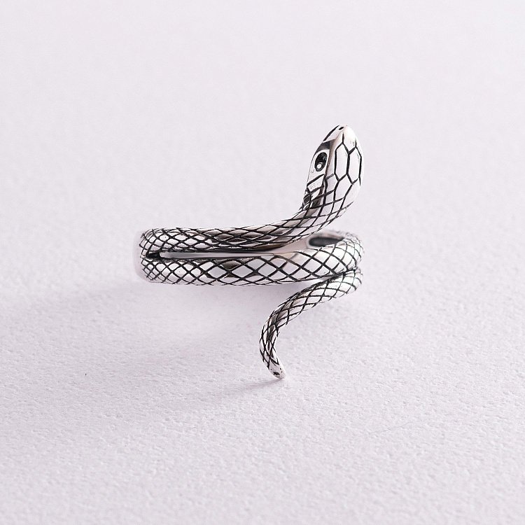 Срібна каблучка "Змія" 112613 від ювелірного магазину Онікс