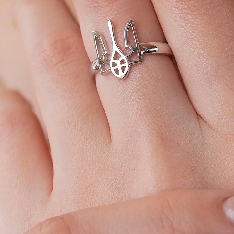 Каблучка "Герб України - Тризуб" у білому золоті к07355 від ювелірного магазину Онікс - 4