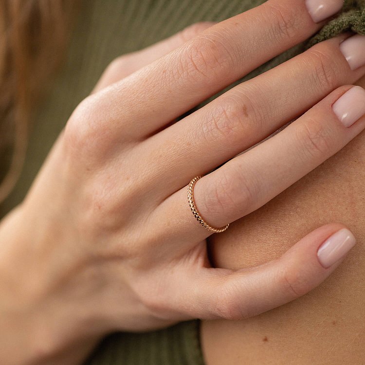 Кольцо "Косичка" в красном золоте к07159 от ювелирного магазина Оникс - 4