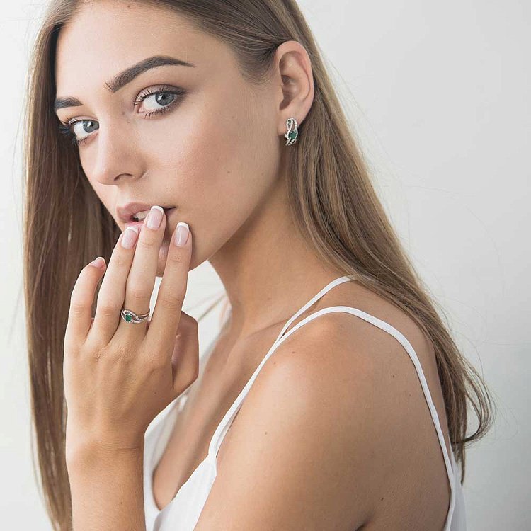 Помолвочное кольцо с изумрудом и бриллиантами кзс213 от ювелирного магазина Оникс - 3