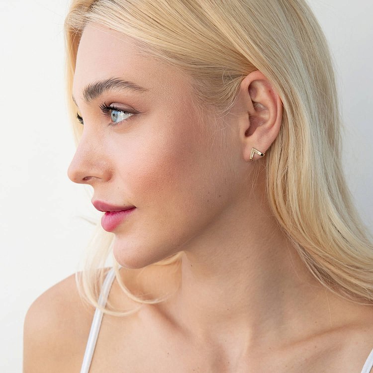 Серьги - пусеты "Акцент" в желтом золоте с07572 от ювелирного магазина Оникс - 7