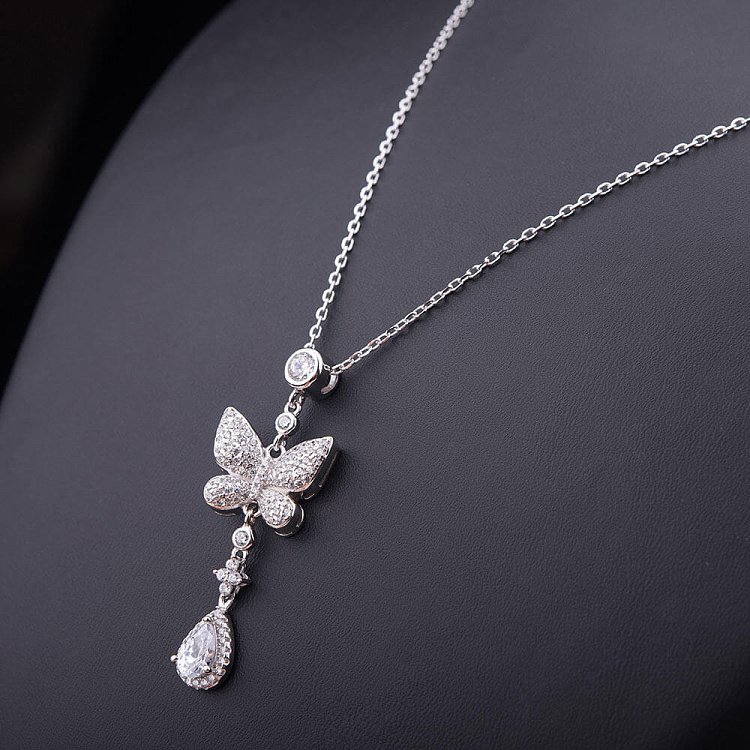 Срібне кольє "Метелик" з фіанітами 18225 від ювелірного магазину Онікс