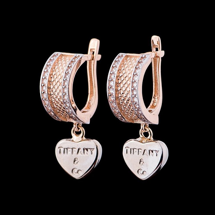 Золотые серьги "Сердечки" (фианиты) с04370 Золотые серьги "Сердечки" (фианиты) с04370 от ювелирного магазина Оникс