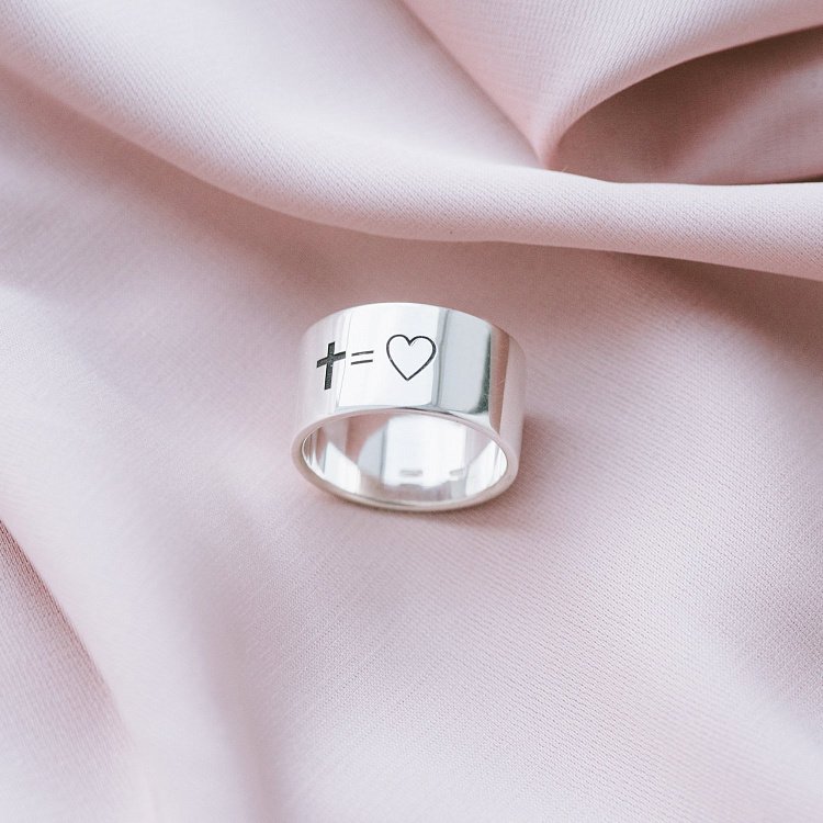 Серебряное кольцо с гравировкой "Моя вера - моя любовь!" 112143вер от ювелирного магазина Оникс - 2