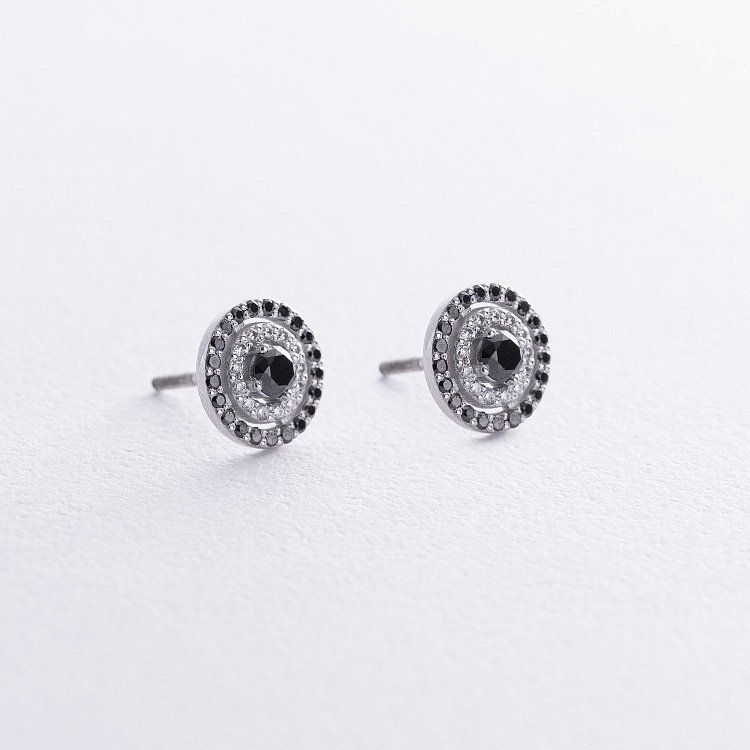 Серьги - пусеты с бриллиантами (белое золото) 322231121 от ювелирного магазина Оникс