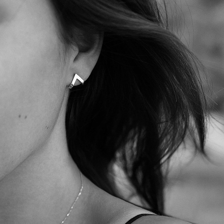 Золотые серьги - пусеты "Акцент" с07519 от ювелирного магазина Оникс - 6