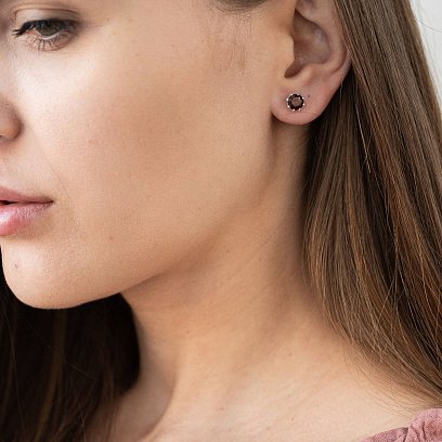 Серебряные серьги - пусеты (синт. пироп) 122822 №2