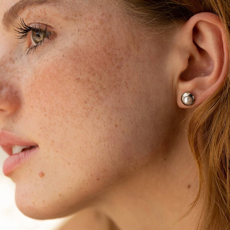 Срібні сережки - пусети з культ. прісн. перлами 121304 від ювелірного магазину Онікс - 5