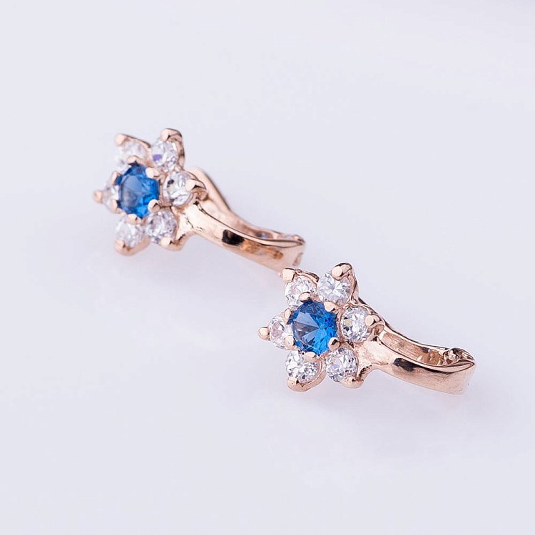 Золотые детские серьги с фианитами с03613 от ювелирного магазина Оникс - 2