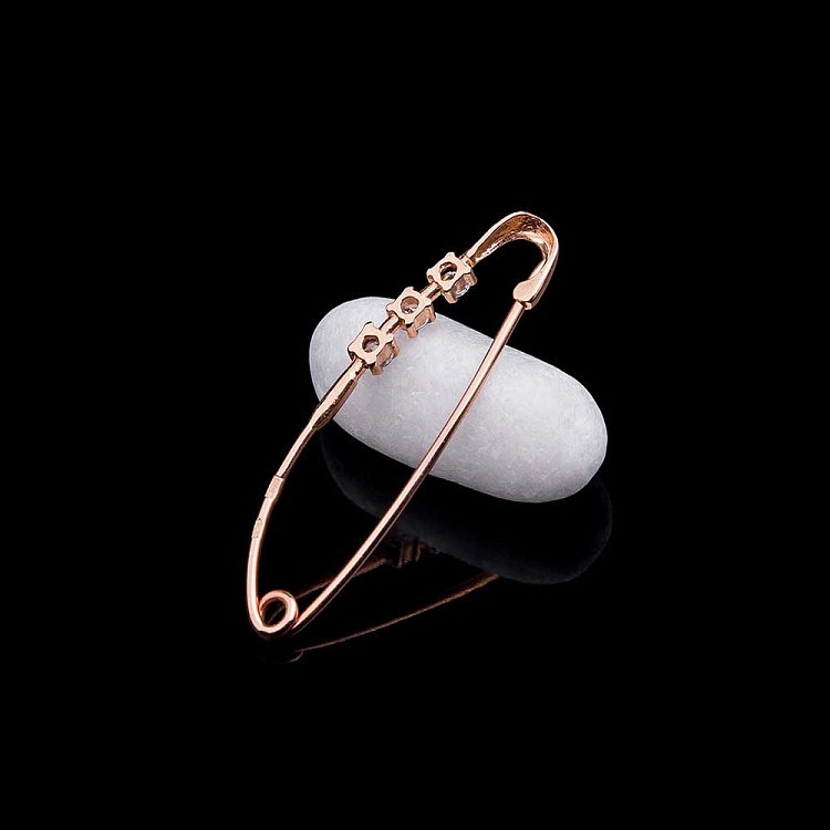 Золотая булавка с фианитами зак00115 от ювелирного магазина Оникс - 4