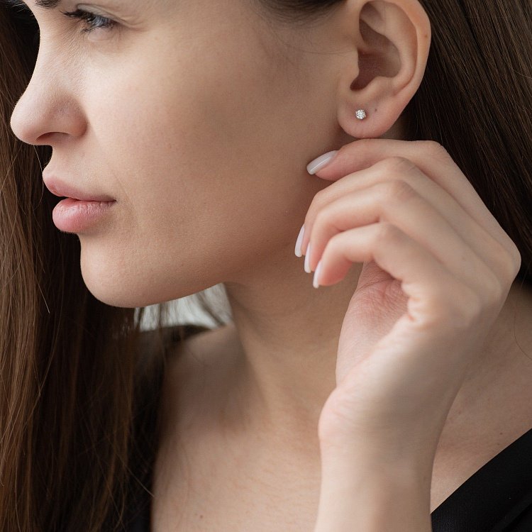 Золоті сережки-пусети з фіанітами с03617 від ювелірного магазину Онікс - 5