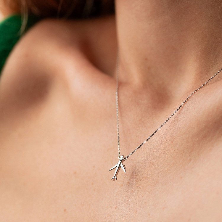 Золотое колье "Самолет" с фианитом кол02456 от ювелирного магазина Оникс - 1