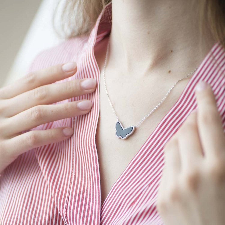 Серебряное колье "Бабочка" с фианитами и ониксом 18335 от ювелирного магазина Оникс - 5