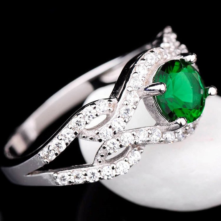 Серебряное кольцо к010 от ювелирного магазина Оникс