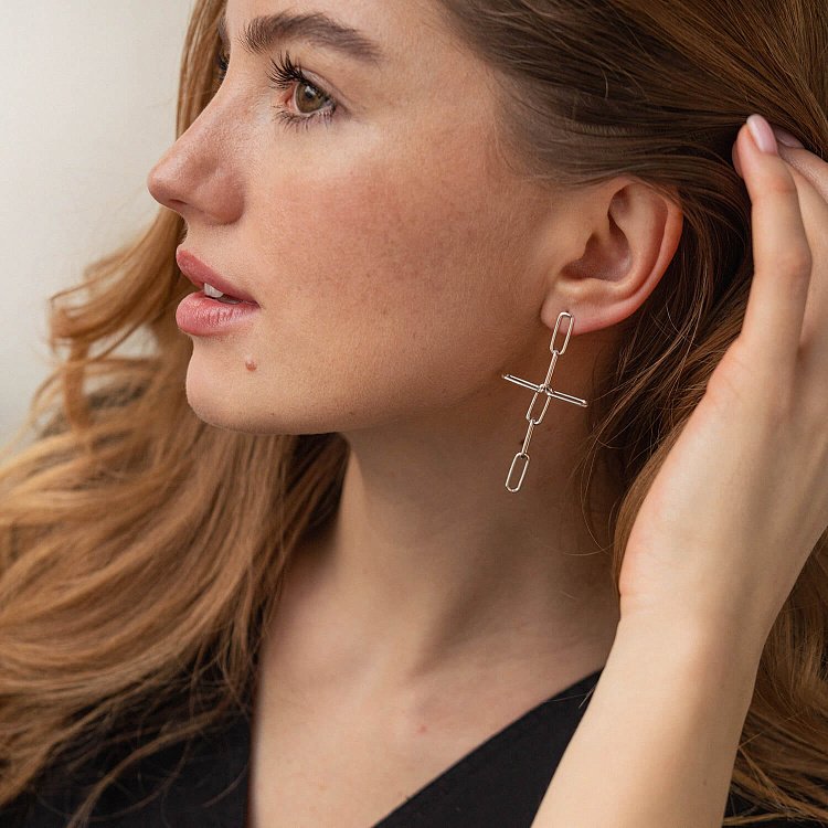Серебряные серьги - пусеты "Кресты" 123267 от ювелирного магазина Оникс