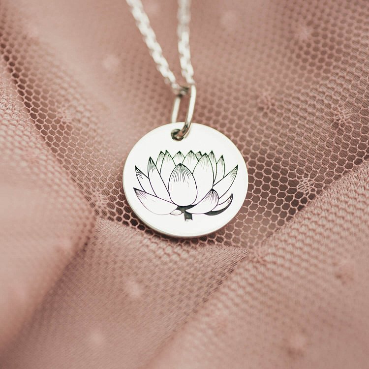 Срібний кулон "Лотос. You are the reason for everything" 132724лот від ювелірного магазину Онікс - 1