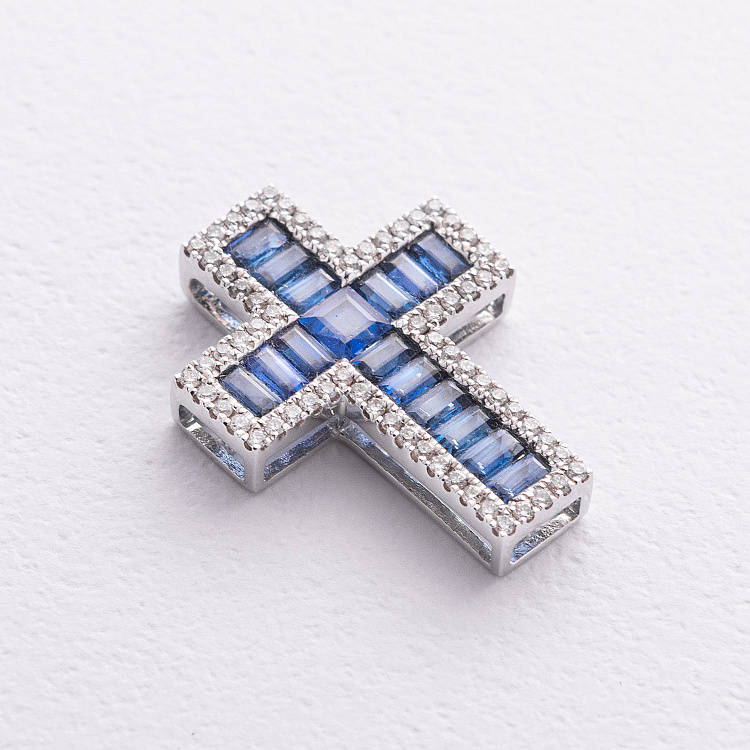Хрестик у білому золоті (діаманти, сапфіри) пб0395ca від ювелірного магазину Онікс
