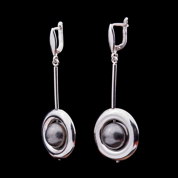 Серебряные серьги 12048 от ювелирного магазина Оникс