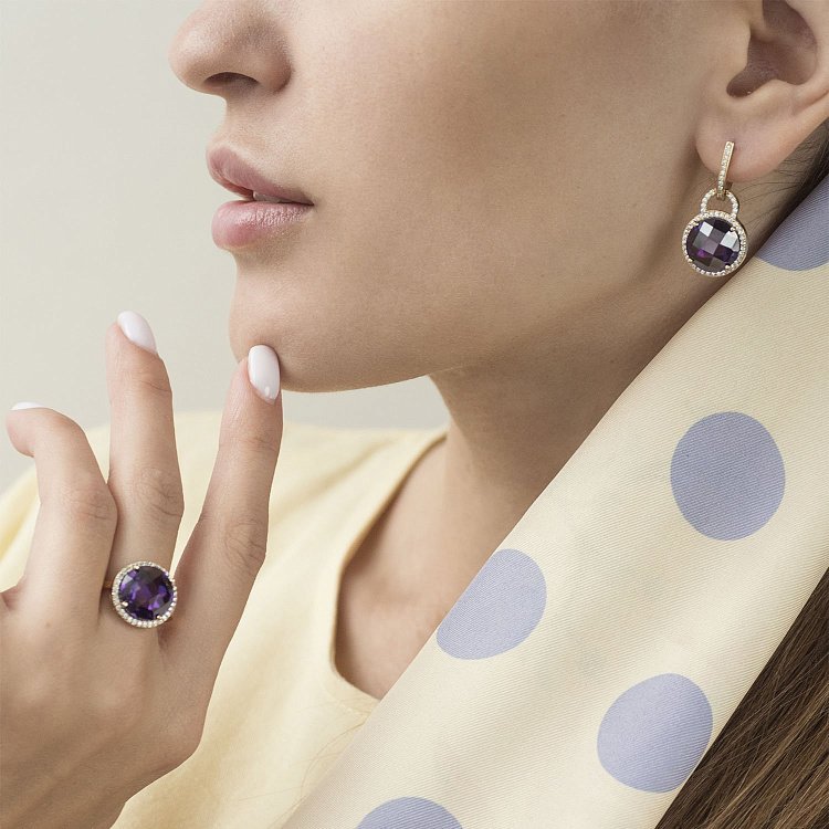 Кольцо из золота с фианитами к03873 от ювелирного магазина Оникс - 1