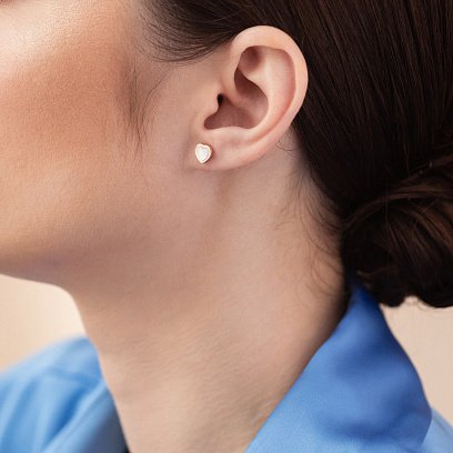 Золоті сережки - пусети "Сердечки" з перламутром с08216 №2