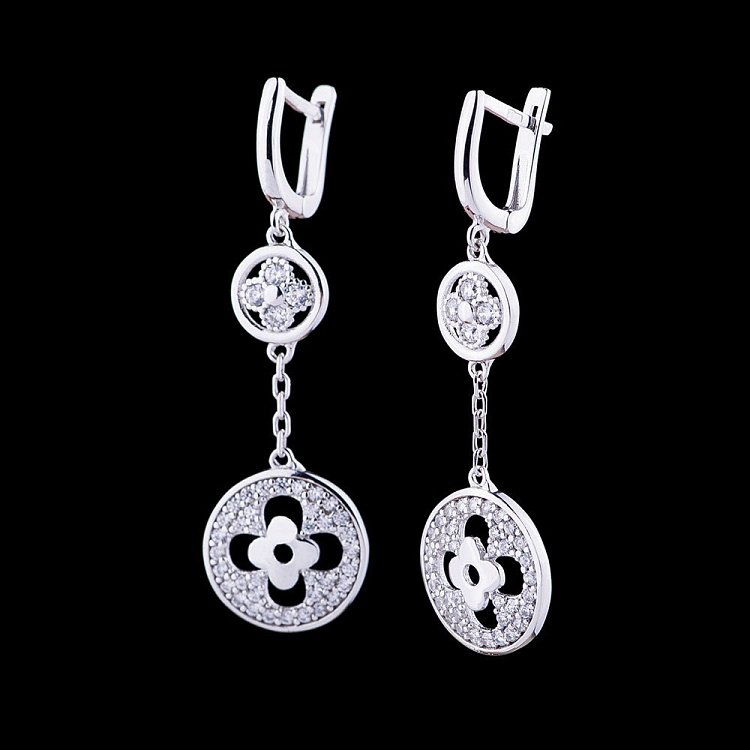 Золотые серьги "Клевер" с фианитами с04843 от ювелирного магазина Оникс