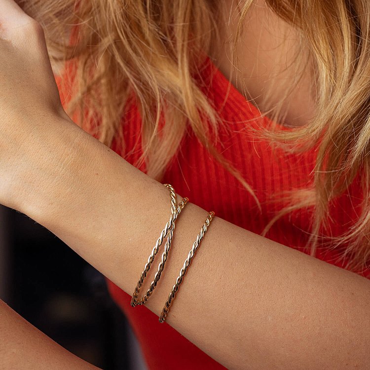 Жесткий золотой браслет "Переплетение" б05349 от ювелирного магазина Оникс - 9