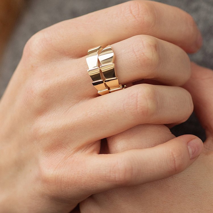 Каблучка "Змія" у жовтому золоті к08021 - 1 Каблучка "Змія" у жовтому золоті к08021 від ювелірного магазину Онікс - 1