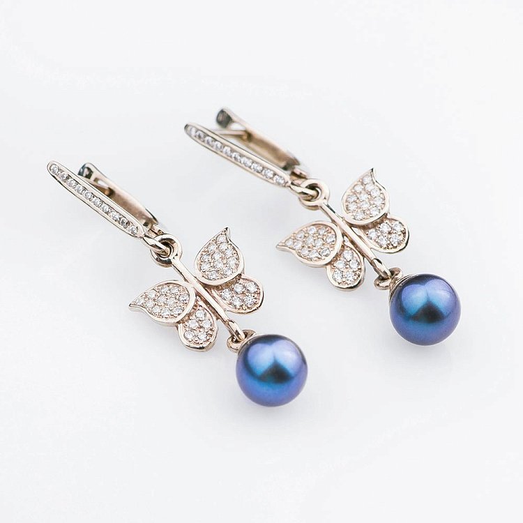 Золотые серьги "Бабочки" с жемчугом и фианитами 03-702.0.2320 Золотые серьги "Бабочки" с жемчугом и фианитами 03-702.0.2320 от ювелирного магазина Оникс