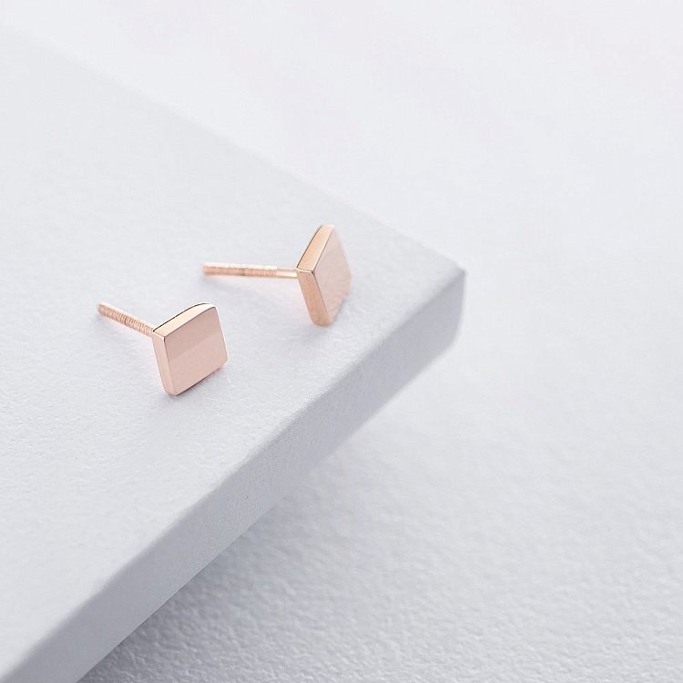 Золотые серьги-пусеты "Квадратики" с06055 от ювелирного магазина Оникс