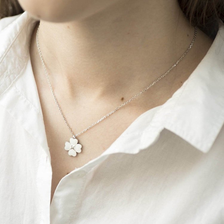 Серебряное колье "Клевер" (эмаль) 18692 от ювелирного магазина Оникс - 3