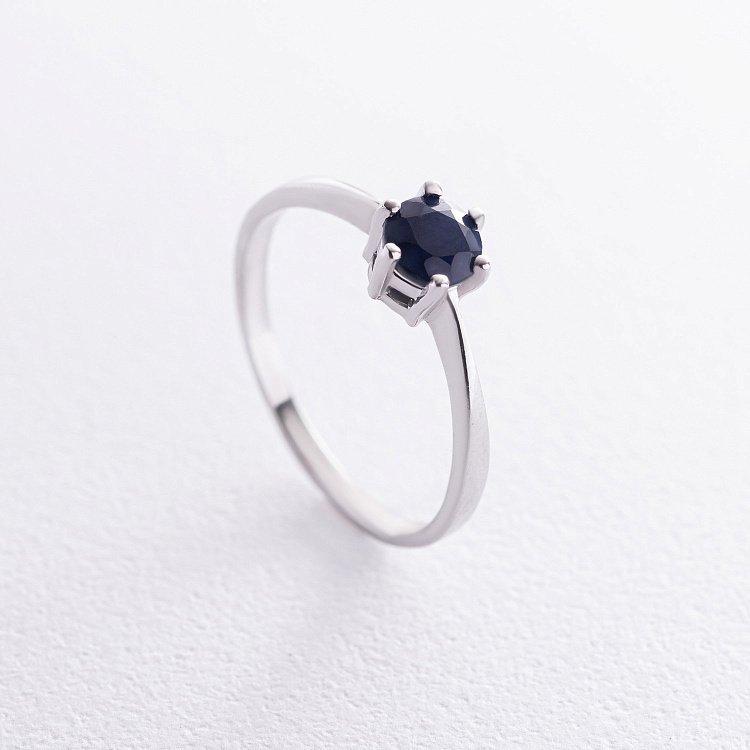 Серебряное кольцо с сапфиром GS-01-047-31 от ювелирного магазина Оникс