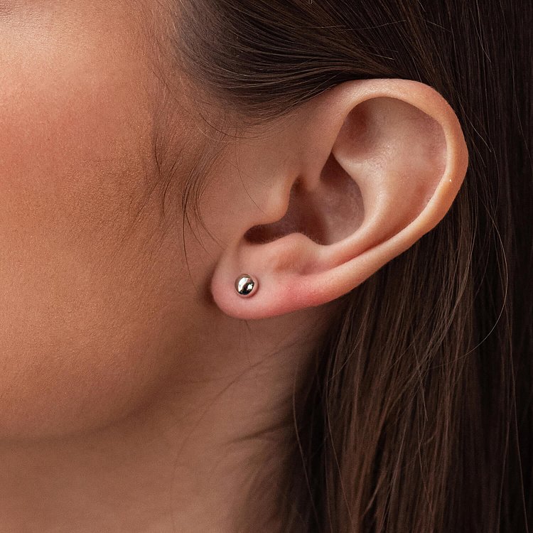 Серьги - пусеты "Полусфера" в белом золоте (0.5 см) с08206 от ювелирного магазина Оникс - 1