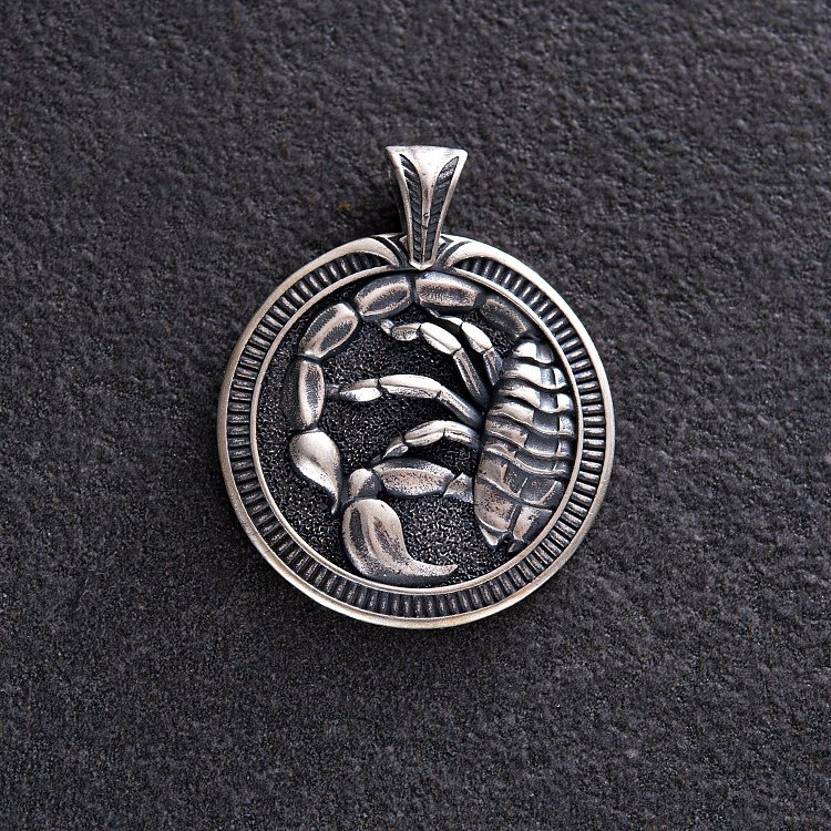 Серебряный кулон "Знак зодиака Скорпион" 133200скорпіон от ювелирного магазина Оникс