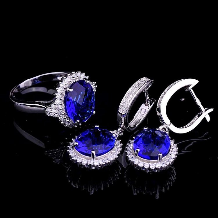 Серебряные сережки с фианитами с9 от ювелирного магазина Оникс - 3