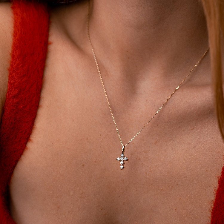 Хрестик із діамантами (жовте золото) пб0337gm від ювелірного магазину Онікс - 1