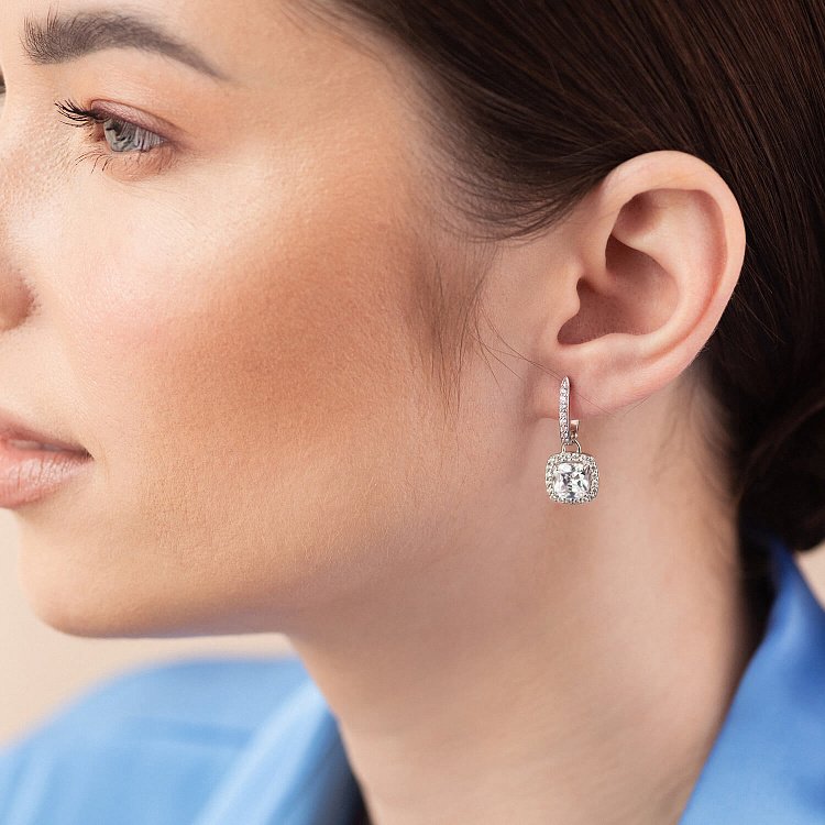 Серебряные серьги с белыми фианитами 122923 от ювелирного магазина Оникс