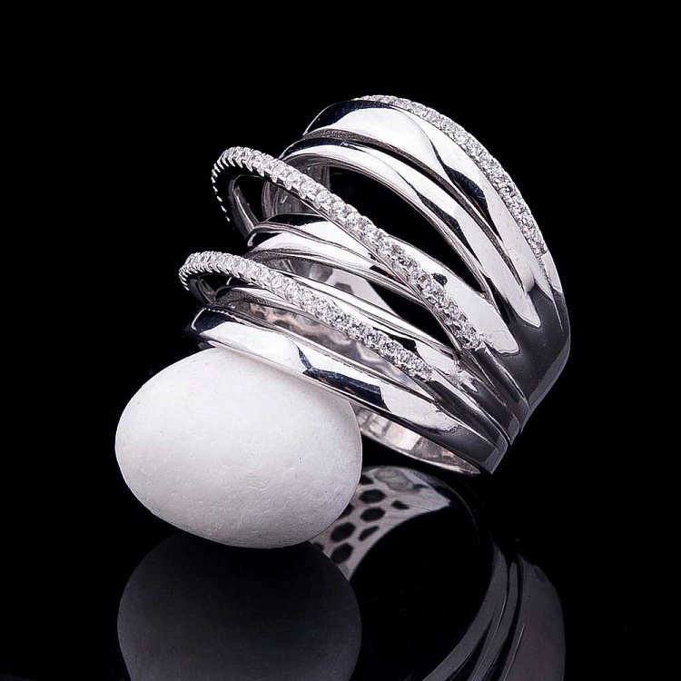 Срібний перстень з фіанітами 111867 від ювелірного магазину Онікс - 2