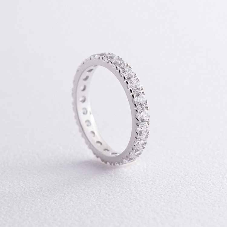 Каблучка з доріжкою каменів в білому золоті (фіаніти) к07390 від ювелірного магазину Онікс