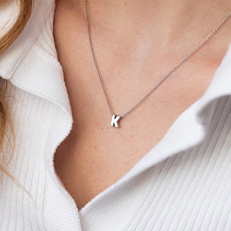 Серебряное колье с буквой "К" 1105 К от ювелирного магазина Оникс - 1
