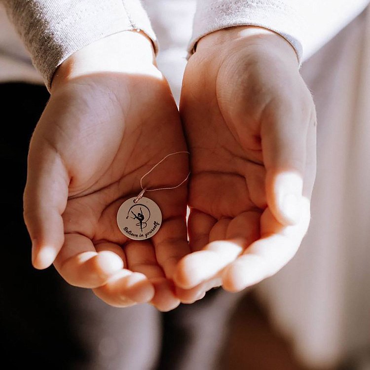 Срібний кулон "Моє улюблене хобі - спорт" (17 мм) 132722sport від ювелірного магазину Онікс - 1