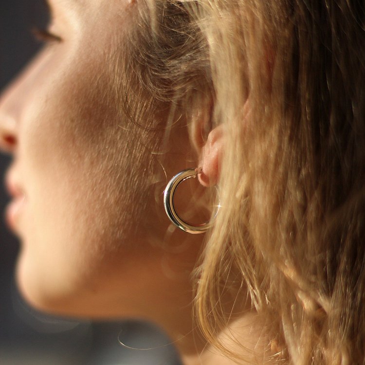 Срібні сережки-кільця 122565 від ювелірного магазину Онікс - 2