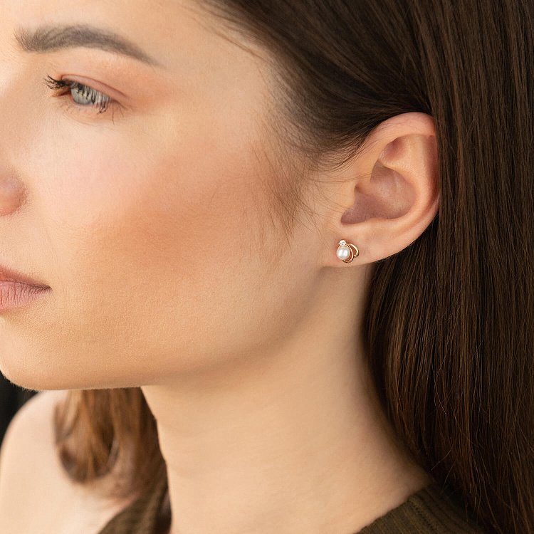 Золоті сережки-пусети (культ. прісн. перли, фіаніти) с02453 від ювелірного магазину Онікс - 1