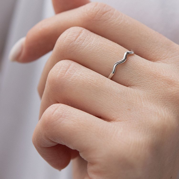 Кольцо "Волна" в белом золоте к06730 от ювелирного магазина Оникс - 5