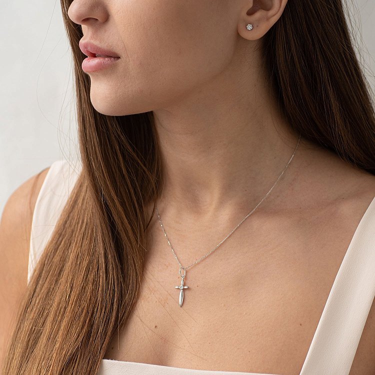 Золотой крестик с бриллиантом пб0015 от ювелирного магазина Оникс - 1